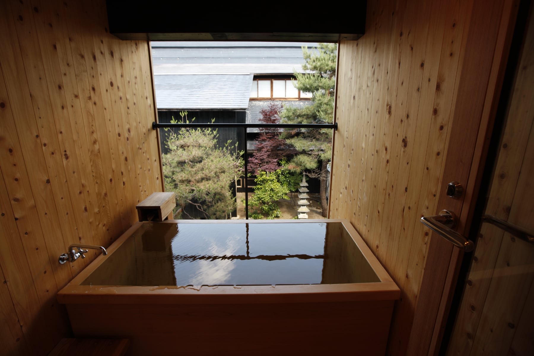 KURA 06 客室全景